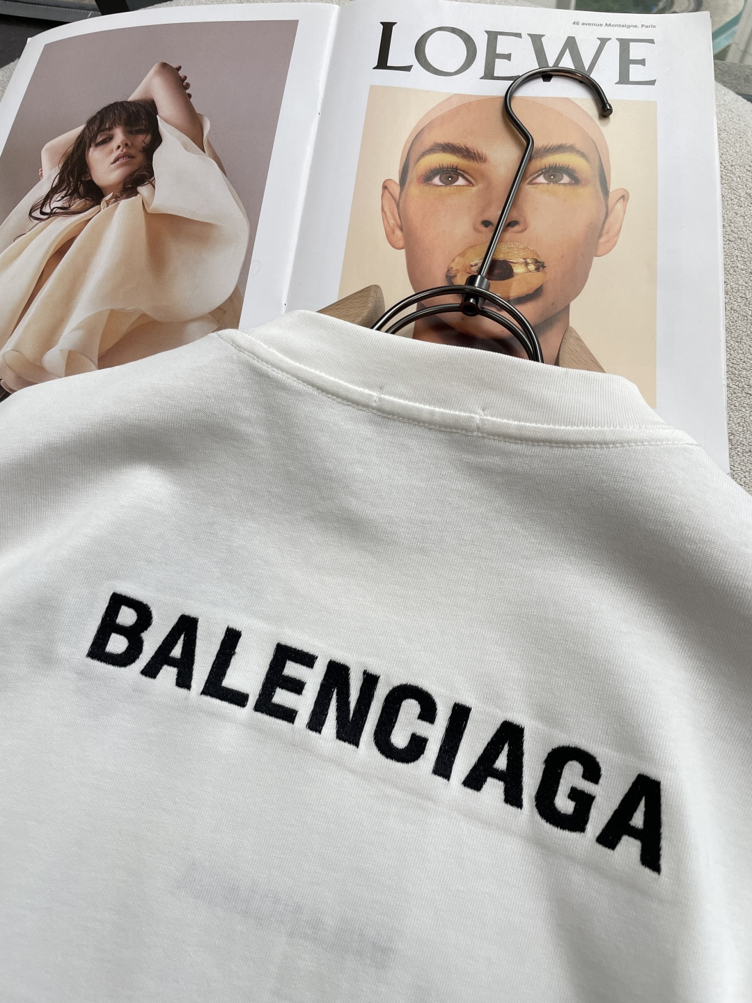 巴黎2026春夏款/官网同步面料采用重磅纯棉精梳棉面料，OS宽松版型，上身版型超正！日常百搭，衣橱必备单