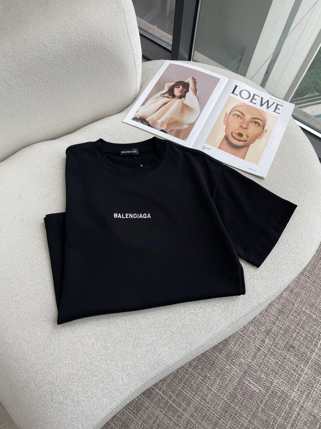 巴黎2026春夏款/官网同步面料采用重磅纯棉精梳棉面料，OS宽松版型，上身版型超正！日常百搭，衣橱必备单