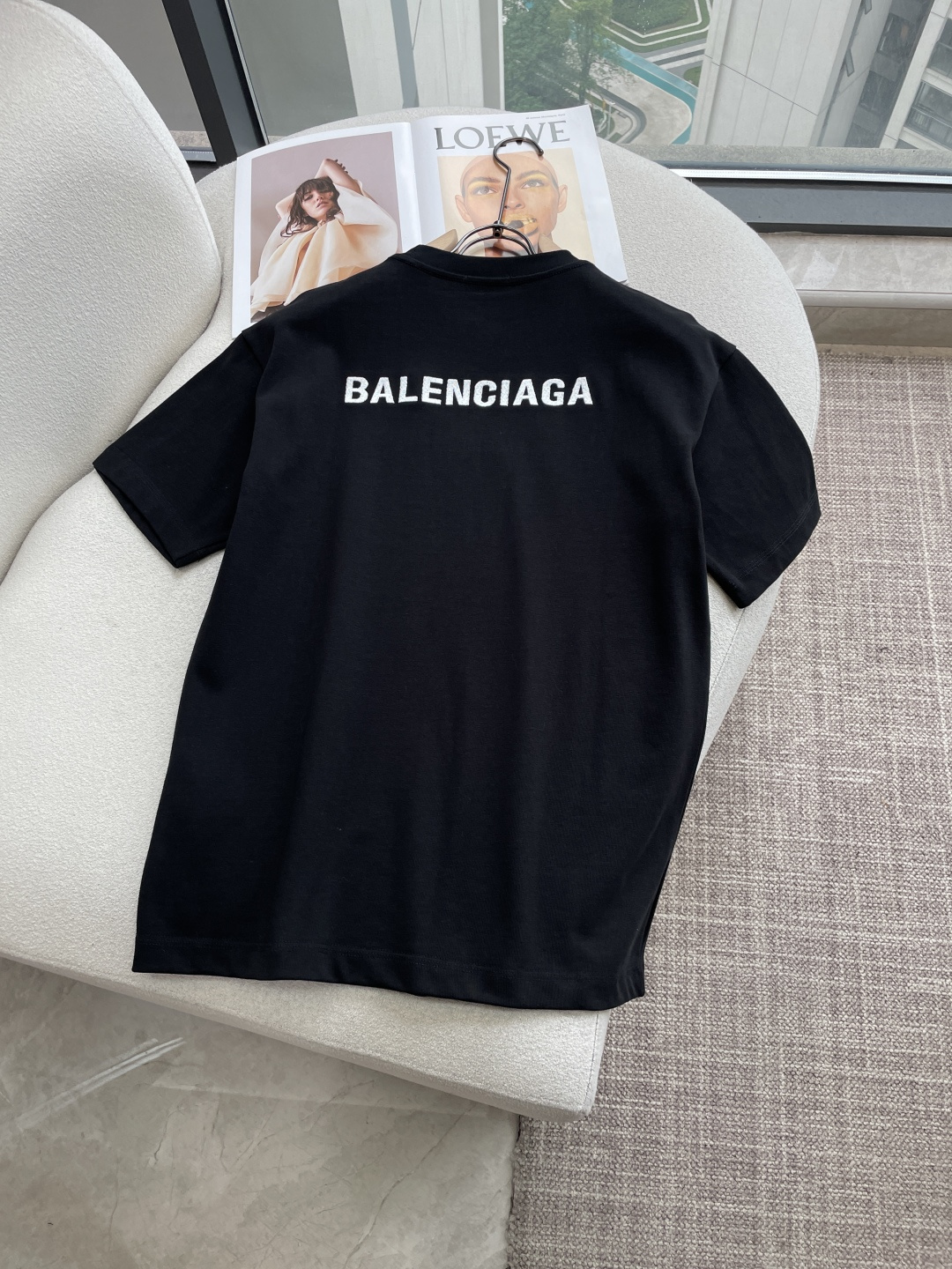 巴黎2026春夏款/官网同步面料采用重磅纯棉精梳棉面料，OS宽松版型，上身版型超正！日常百搭，衣橱必备单