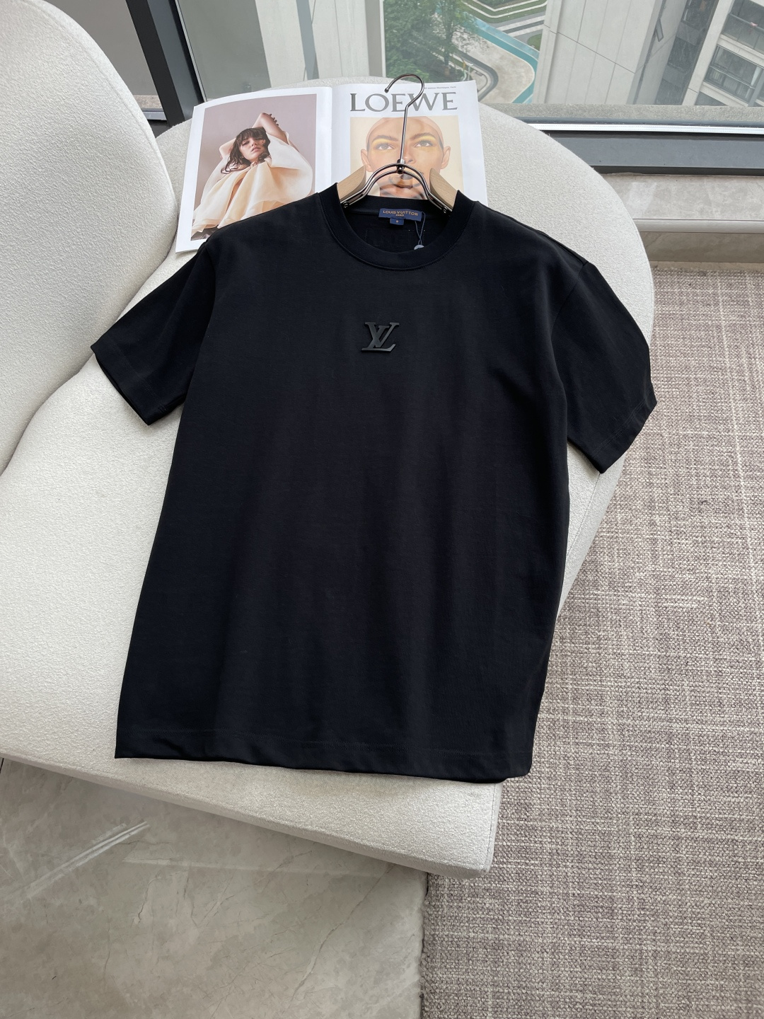 Lv2026春夏款/官网同步面料采用重磅纯棉精梳棉面料，OS宽松版型，上身版型超正！日常百搭，衣橱必备单