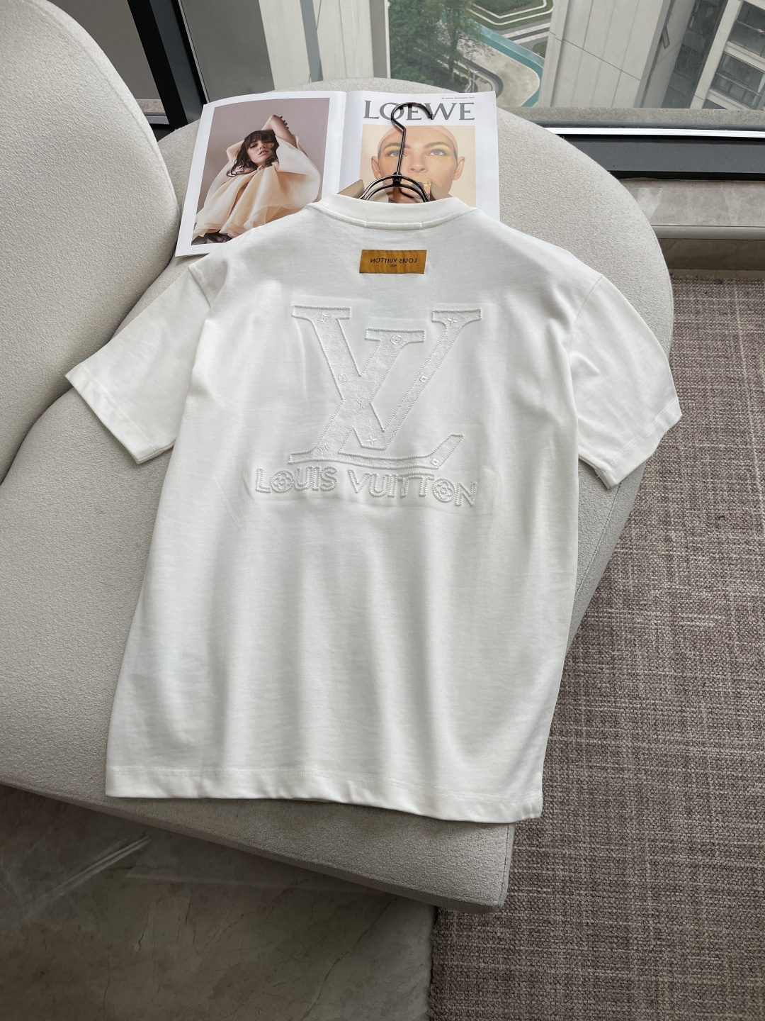 Lv2026春夏款/官网同步面料采用重磅纯棉精梳棉面料，OS宽松版型，上身版型超正！日常百搭，衣橱必备单