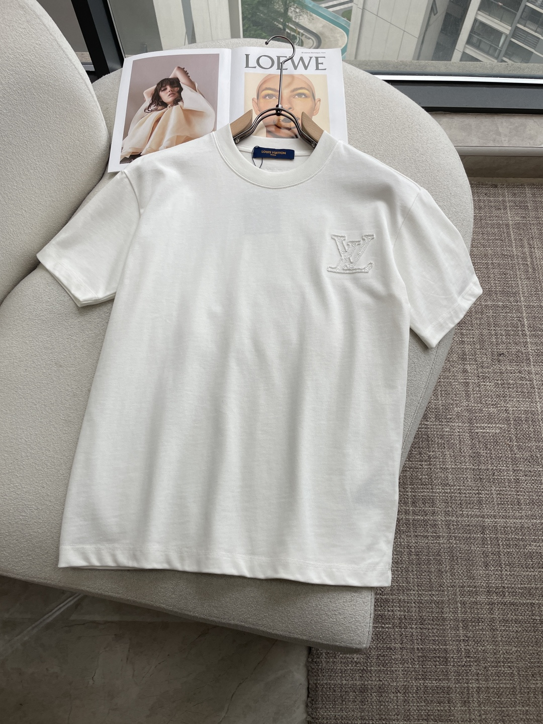 Lv2026春夏款/官网同步面料采用重磅纯棉精梳棉面料，OS宽松版型，上身版型超正！日常百搭，衣橱必备单