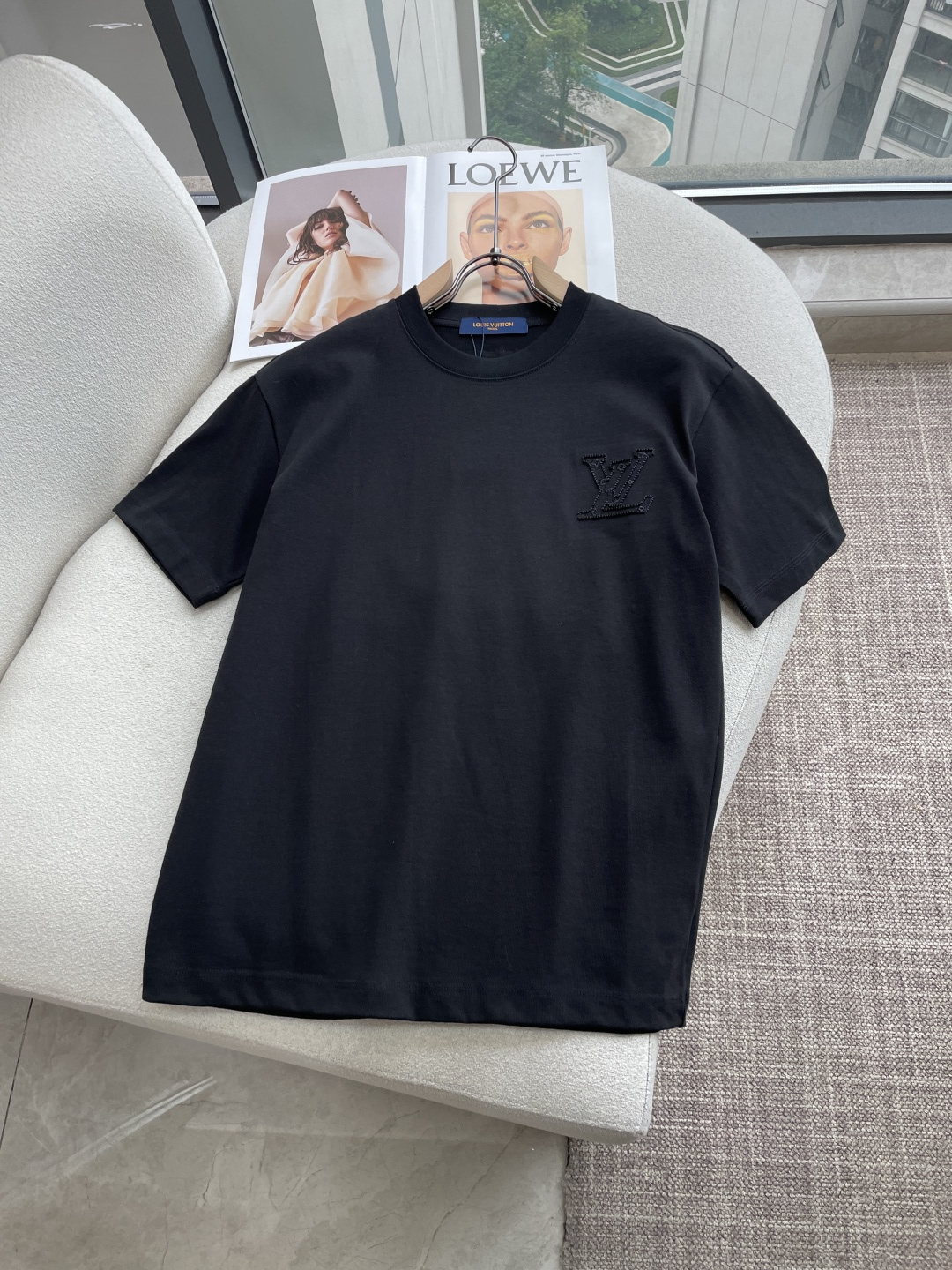 Lv2026春夏款/官网同步面料采用重磅纯棉精梳棉面料，OS宽松版型，上身版型超正！日常百搭，衣橱必备单