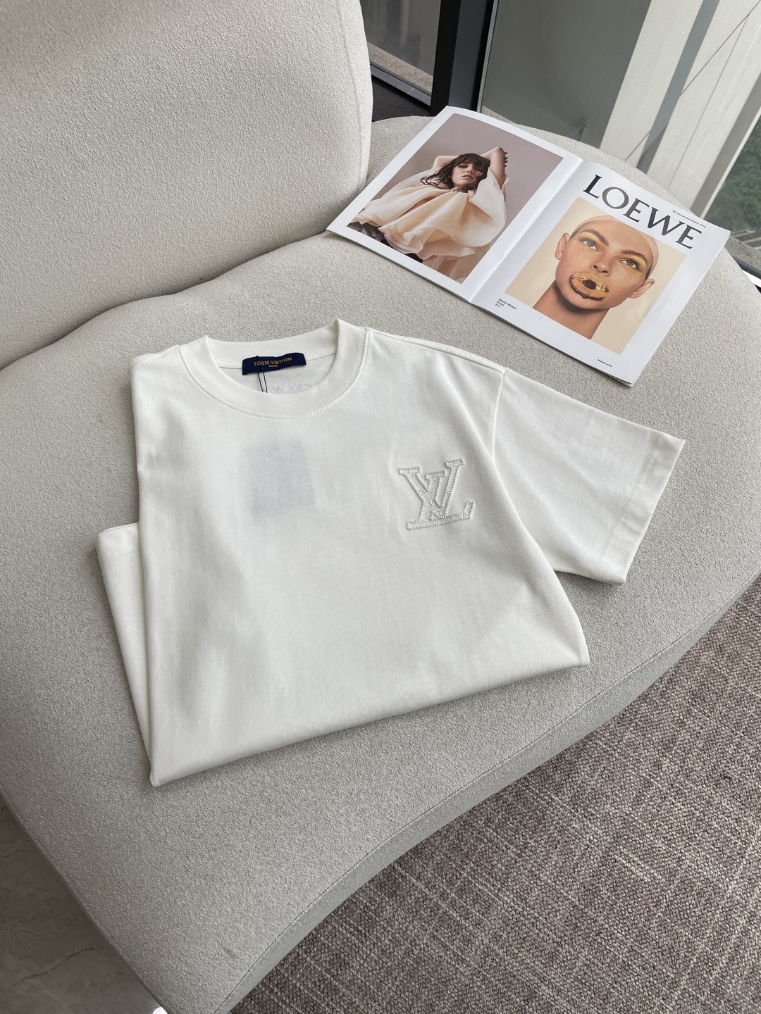 Lv2026春夏款/官网同步面料采用重磅纯棉精梳棉面料，OS宽松版型，上身版型超正！日常百搭，衣橱必备单