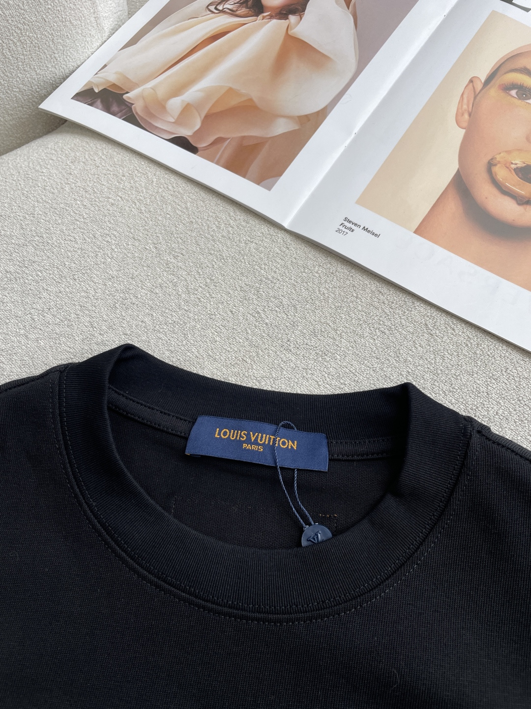 Lv2026春夏款/官网同步面料采用重磅纯棉精梳棉面料，OS宽松版型，上身版型超正！日常百搭，衣橱必备单