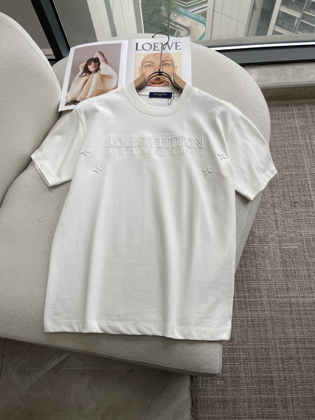 Lv2026春夏款/官网同步面料采用重磅纯棉精梳棉面料，OS宽松版型，上身版型超正！日常百搭，衣橱必备单