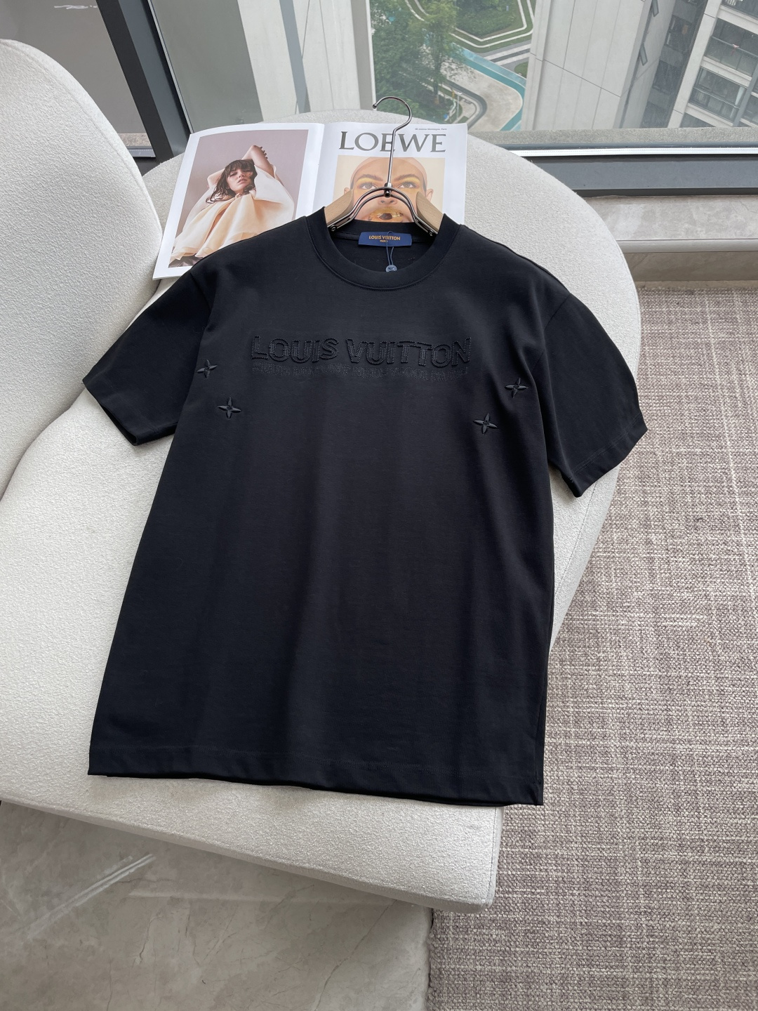 Lv2026春夏款/官网同步面料采用重磅纯棉精梳棉面料，OS宽松版型，上身版型超正！日常百搭，衣橱必备单