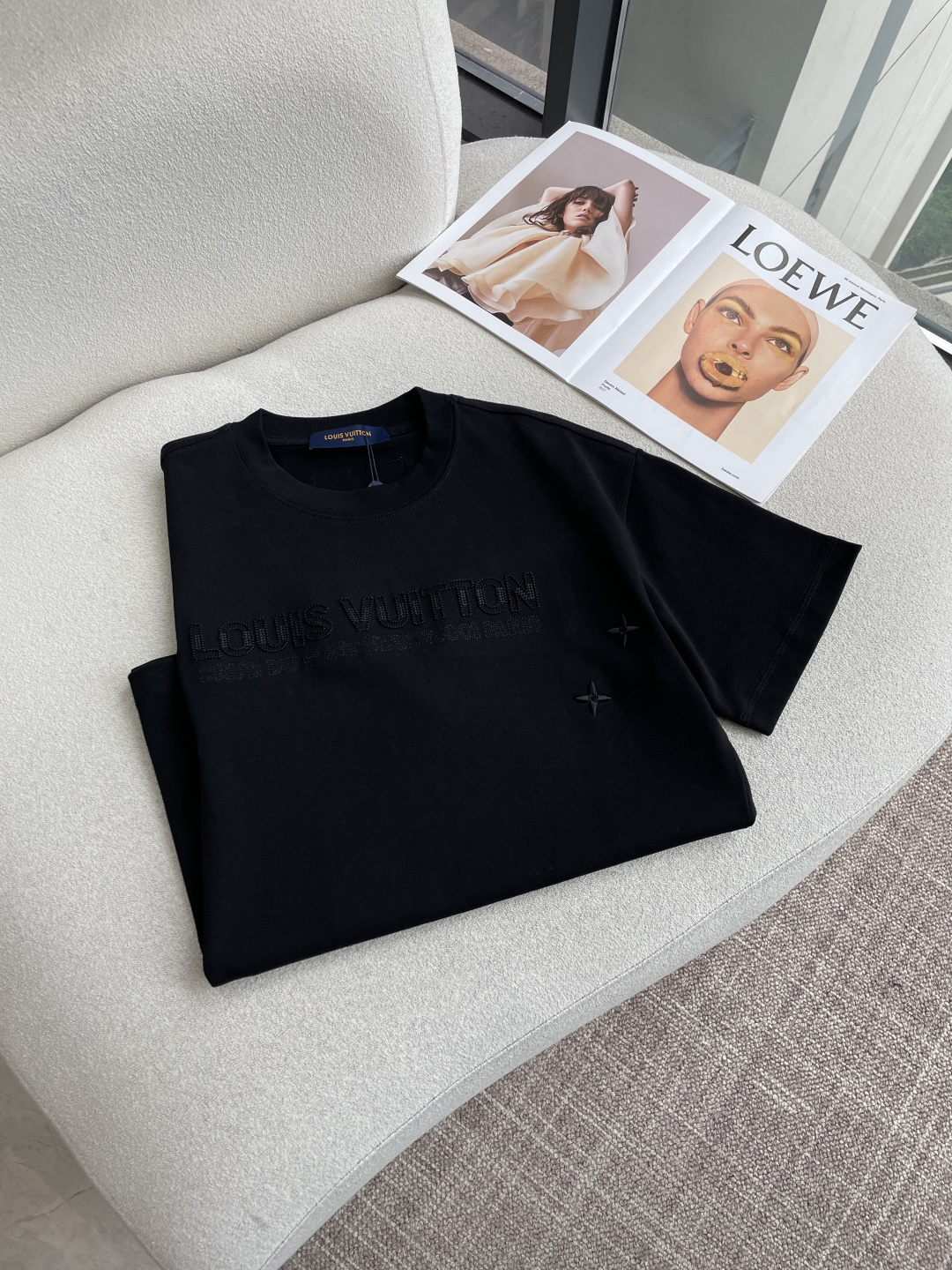 Lv2026春夏款/官网同步面料采用重磅纯棉精梳棉面料，OS宽松版型，上身版型超正！日常百搭，衣橱必备单