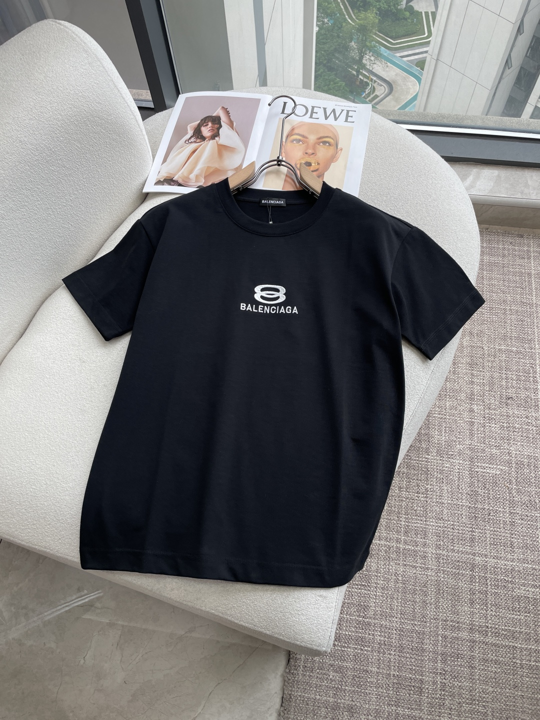 巴黎2026春夏款/官网同步面料采用重磅纯棉精梳棉面料，OS宽松版型，上身版型超正！日常百搭，衣橱必备单