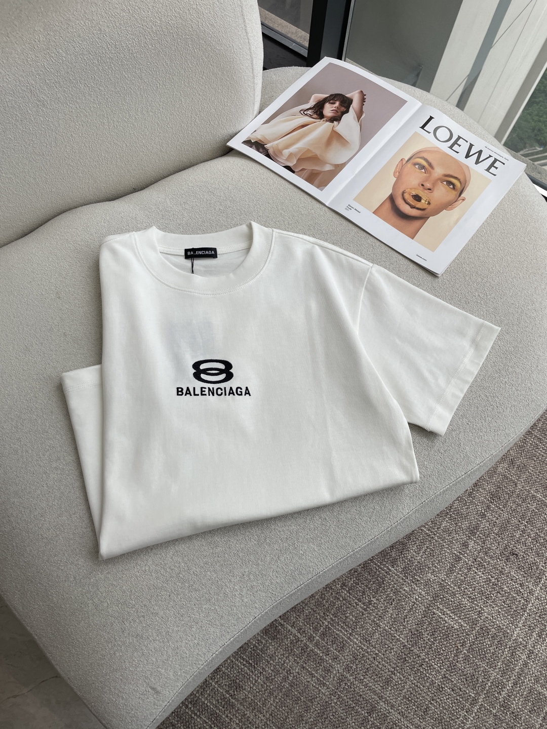 巴黎2026春夏款/官网同步面料采用重磅纯棉精梳棉面料，OS宽松版型，上身版型超正！日常百搭，衣橱必备单