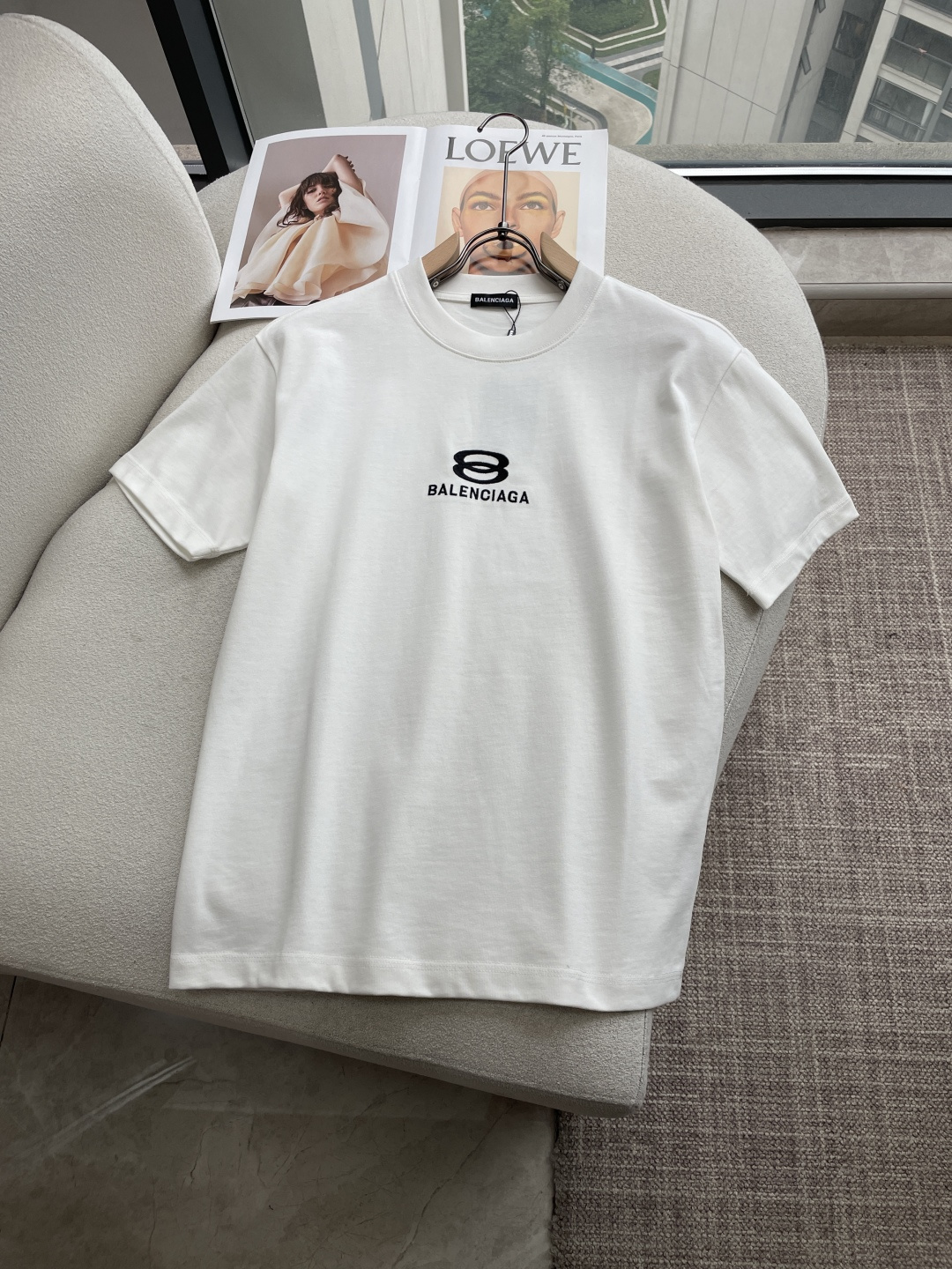 巴黎2026春夏款/官网同步面料采用重磅纯棉精梳棉面料，OS宽松版型，上身版型超正！日常百搭，衣橱必备单