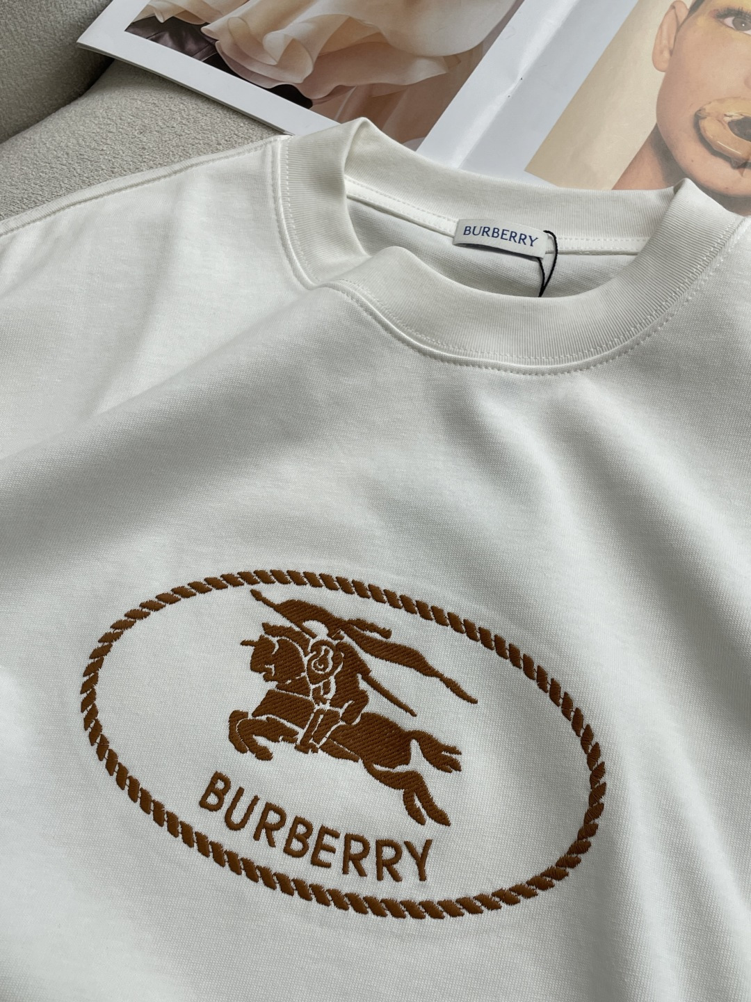 Bur 2026春夏款/官网同步面料采用重磅纯棉精梳棉面料，OS宽松版型，上身版型超正！日常百搭，衣橱必