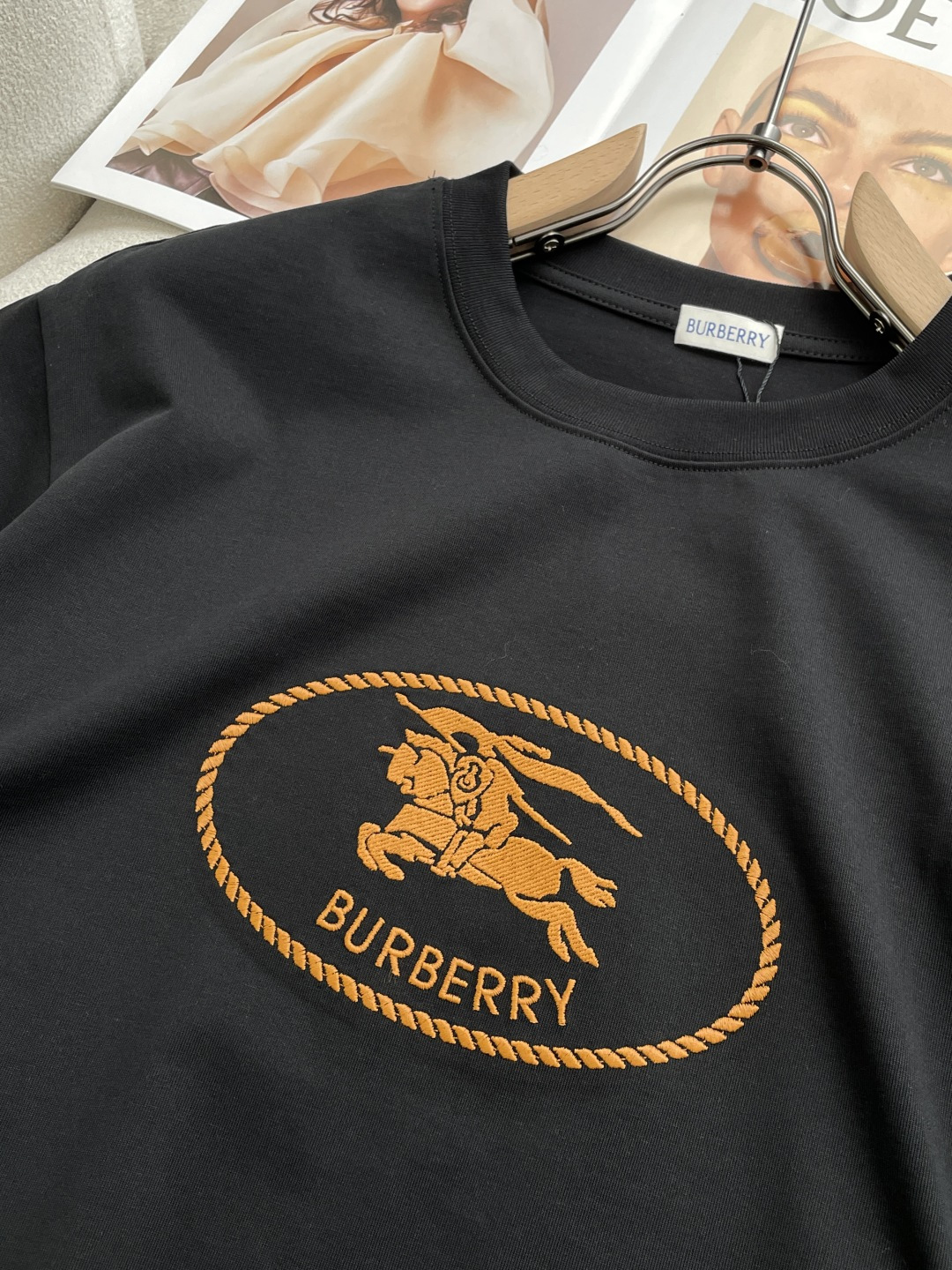 Bur 2026春夏款/官网同步面料采用重磅纯棉精梳棉面料，OS宽松版型，上身版型超正！日常百搭，衣橱必