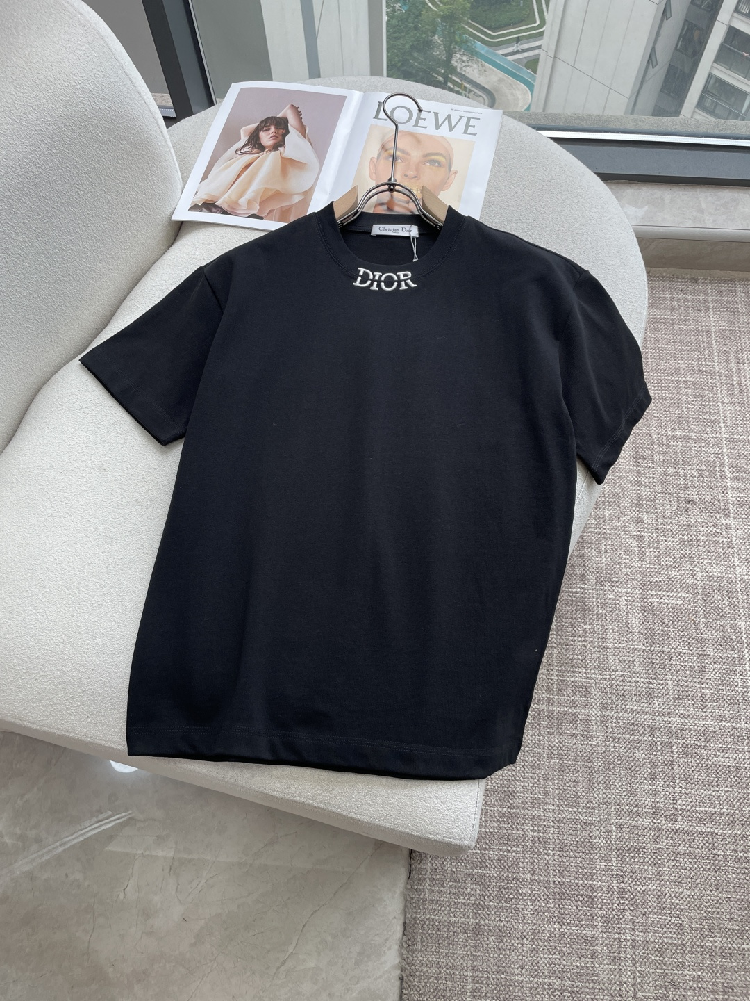 D奥2026春夏款/官网同步面料采用重磅纯棉精梳棉面料，OS宽松版型，上身版型超正！日常百搭，衣橱必备单