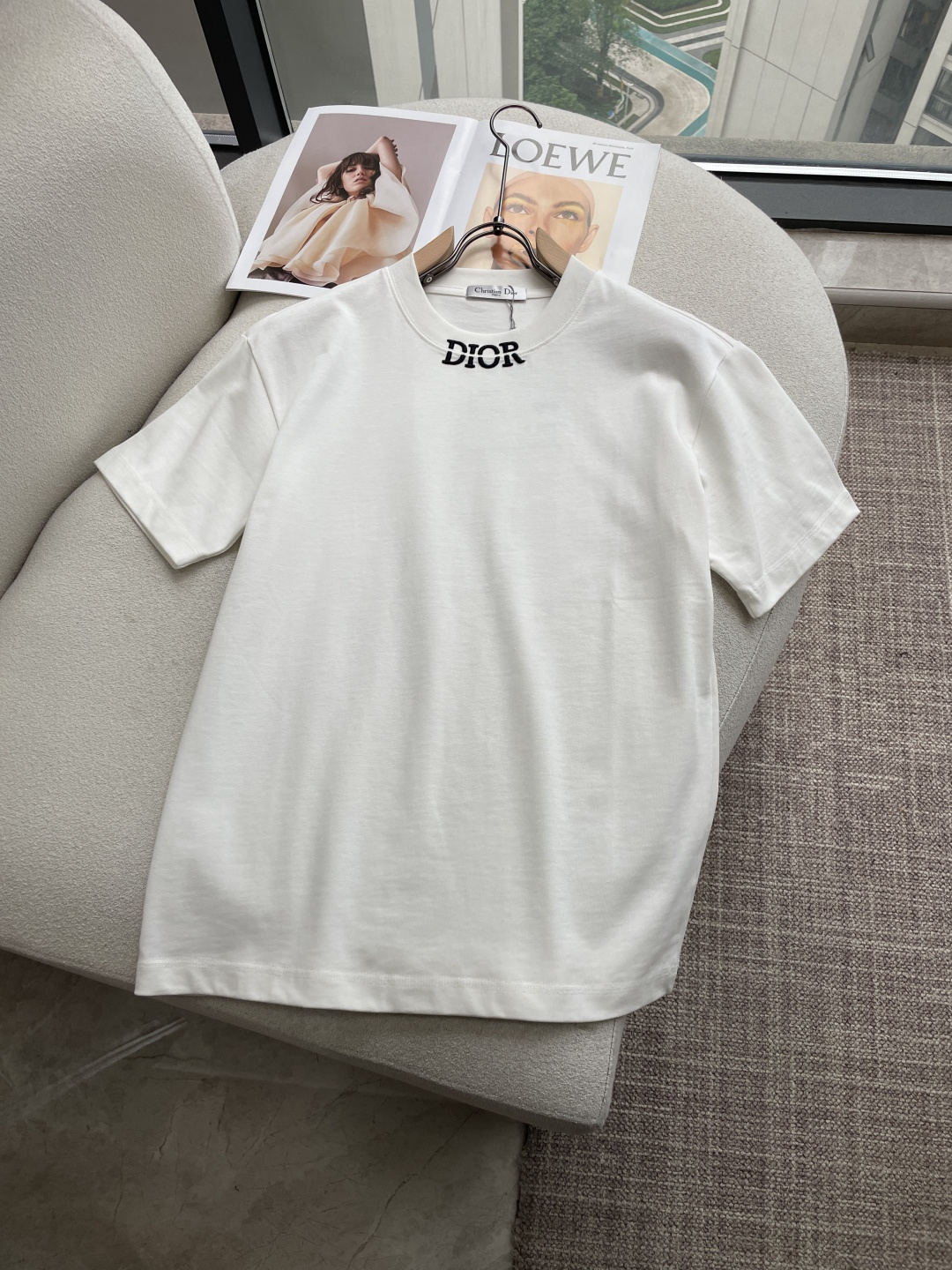 D奥2026春夏款/官网同步面料采用重磅纯棉精梳棉面料，OS宽松版型，上身版型超正！日常百搭，衣橱必备单