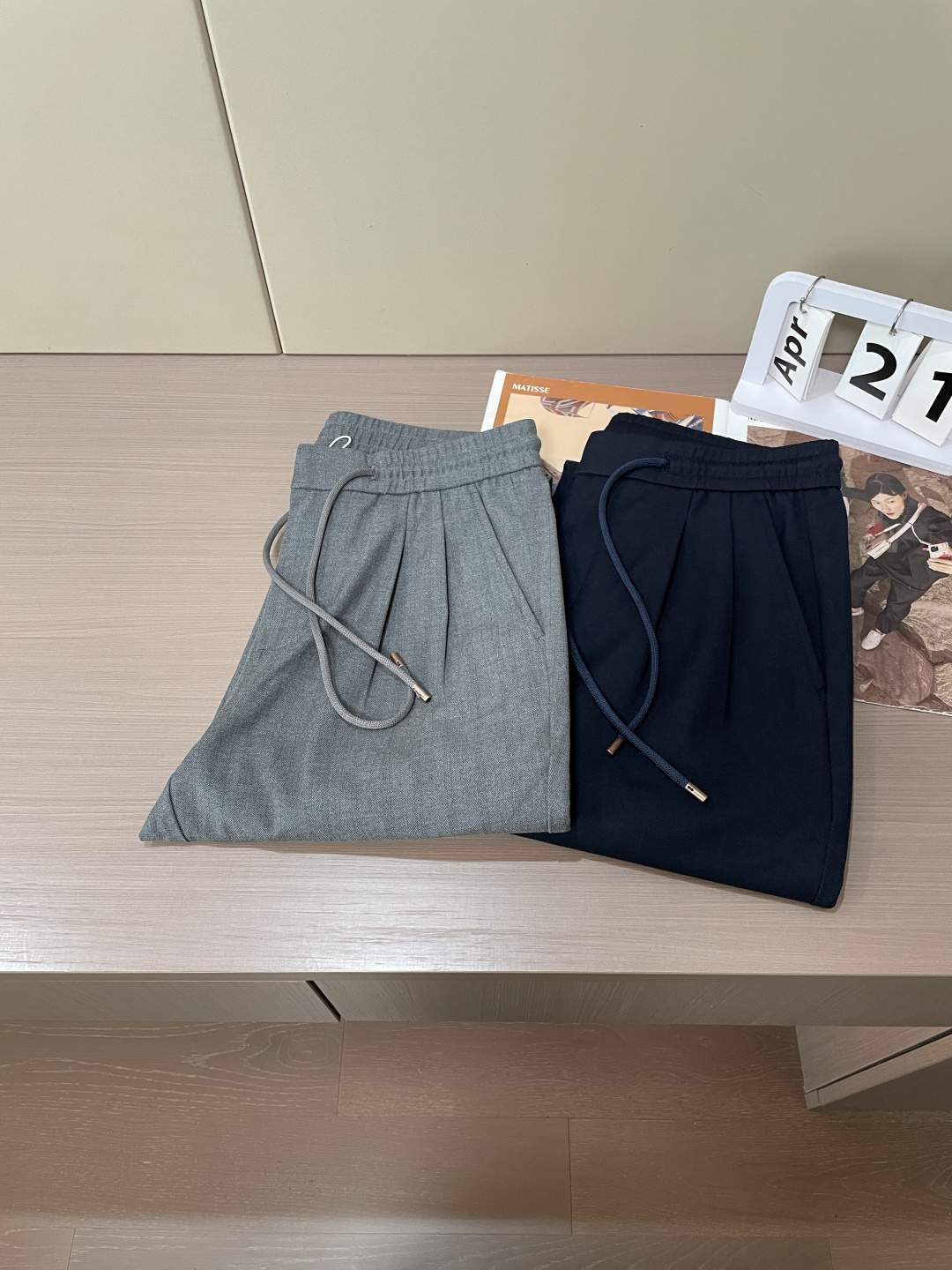 AS春夏新款人字纹棉麻混纺抽绳休闲裤，男士时尚裤脚卷边直筒修身休闲长裤九分裤！贸易公司渠道稀出，同步官网