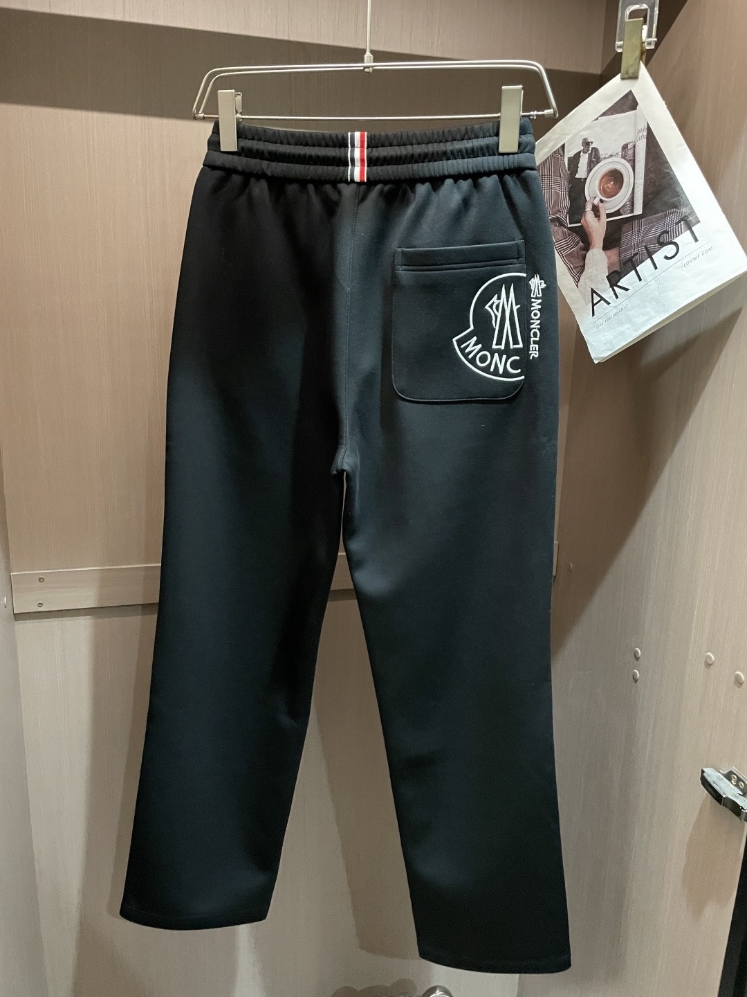 蒙口 2026春夏最新休闲裤 潮人必备 版型超赞，能很好的修复各种腿型，非常个性！柔软排汗，舒适度极高。