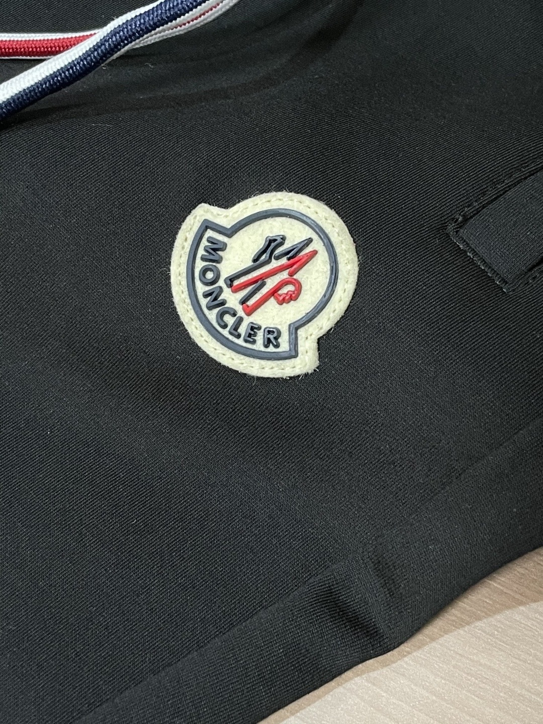 蒙口 2026春夏最新休闲裤 潮人必备 版型超赞，能很好的修复各种腿型，非常个性！柔软排汗，舒适度极高。