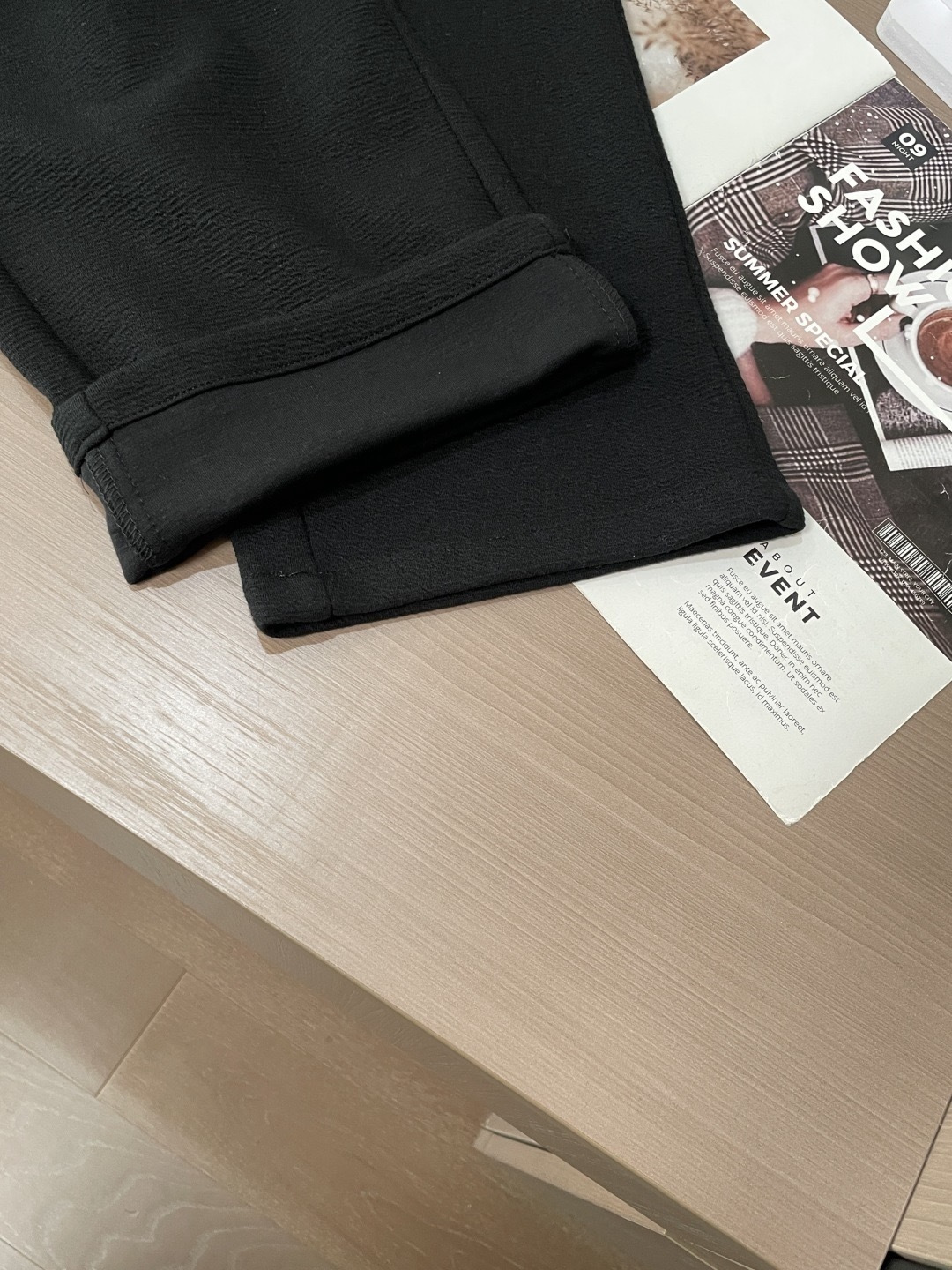 Prad 2026春夏最新休闲裤 潮人必备 版型超赞，能很好的修复各种腿型，非常个性！柔软排汗，舒适度极