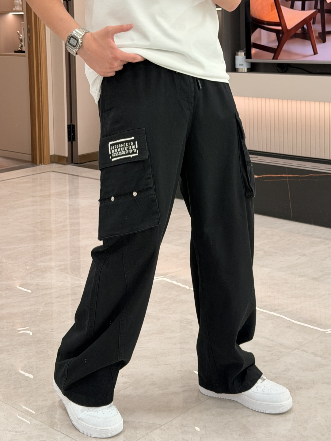 NO:956786,. Margiela 2026 spring and summer latest casual pants, customized fabrics are soft and sweat-wicking, extremely comfortable. The upper body is very comfortable, with original accessories details. The upper body is sporty, casual and fashionable, a must-have for leisure and travel. Size 28-36,, masion margiela,19860909.  马吉拉 2026春夏 最新款休闲裤,订制面料 柔软排汗,舒适度极高.上身非常舒爽,原版辅料细节.上身运动休闲时尚,出街休闲、外出旅游必备. 尺码 28-36,,masion margiela,,Men's clothing