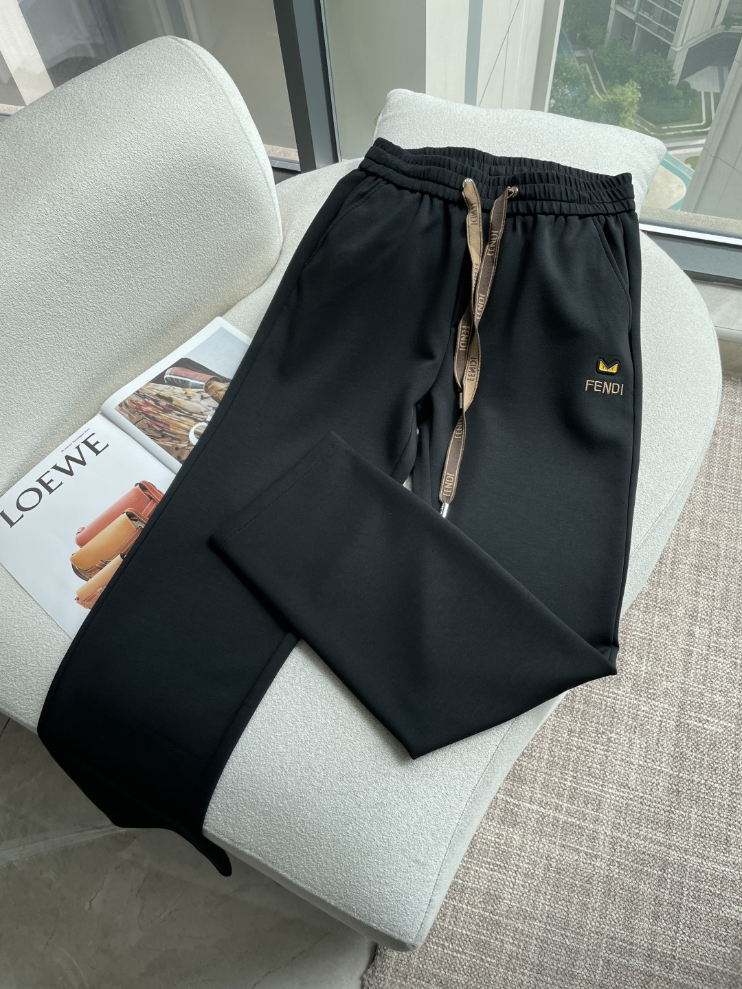 NO:834088,FD 2026 latest series of men’s casual pants!  Made of customer-supplied elastic soft cotton material, soft and delicate, and feels great!  The brand style is clear at a glance!  Minimalist design, no extra exaggerated elements to declare victory, fine details, original custom-made hardware accessories, just the right thickness, easy to control in all weathers, classic color upper body, very energetic, multiple styles of wear, casual business, daily life, fashion trends can be controlled!  The overall style and fashion sense are extremely outstanding, bringing extraordinary clothing taste!  Size M~3XL,,19860909FD 2026最新系列男士休闲裤！ 采用客供弹力柔棉材质,柔软细腻,手感绝佳！品牌格调一览无余！极简主义设计,没有多余浮夸的元素来宣兵夺主,细节做工精细,五金配件原版定制,厚薄程度也是恰到好处,轻松驾驭各种天气,经典颜色上身很显精气神,多种风格穿搭,休闲商务、日常生活、时尚潮流均可驾驭！整体不论是档次还是时尚感都是极为出色的,带来非凡的衣着品味！ 尺码M~3XL,,,Men's clothing