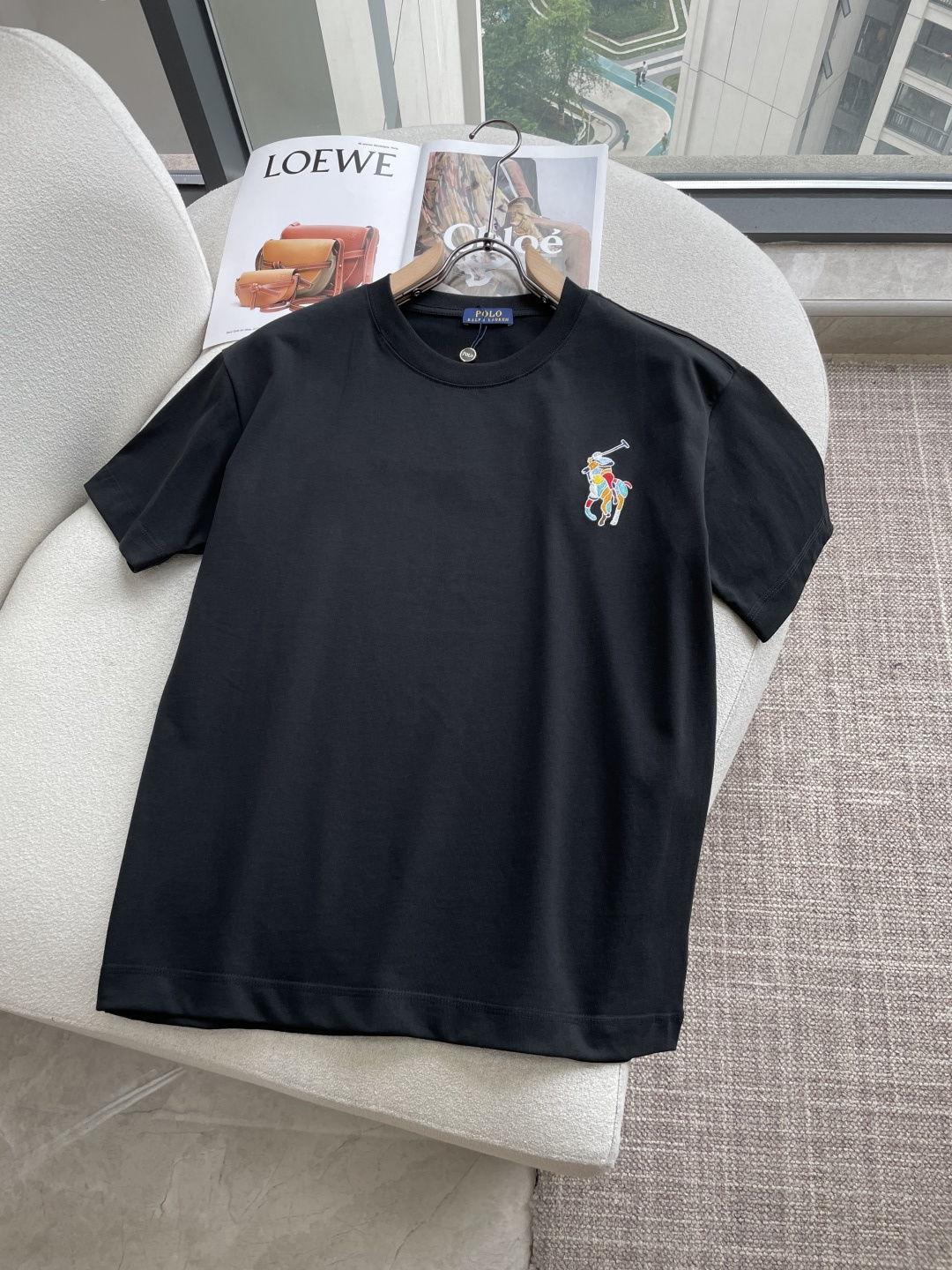 NO:834102,Ralph Lauren 2026 Spring and Summer Style/Official website synchronized. The fabric is made of heavyweight pure cotton combed cotton fabric, OS loose version, and the upper body shape is super correct!  Versatile for everyday use, a wardrobe essential!  Size S-2XL,,19860909拉夫劳伦 2026春夏款/官网同步 面料采用重磅纯棉精梳棉面料,OS宽松版型,上身版型超正！日常百搭,衣橱必备单品！ 尺码 S-2XL,,,Men's clothing