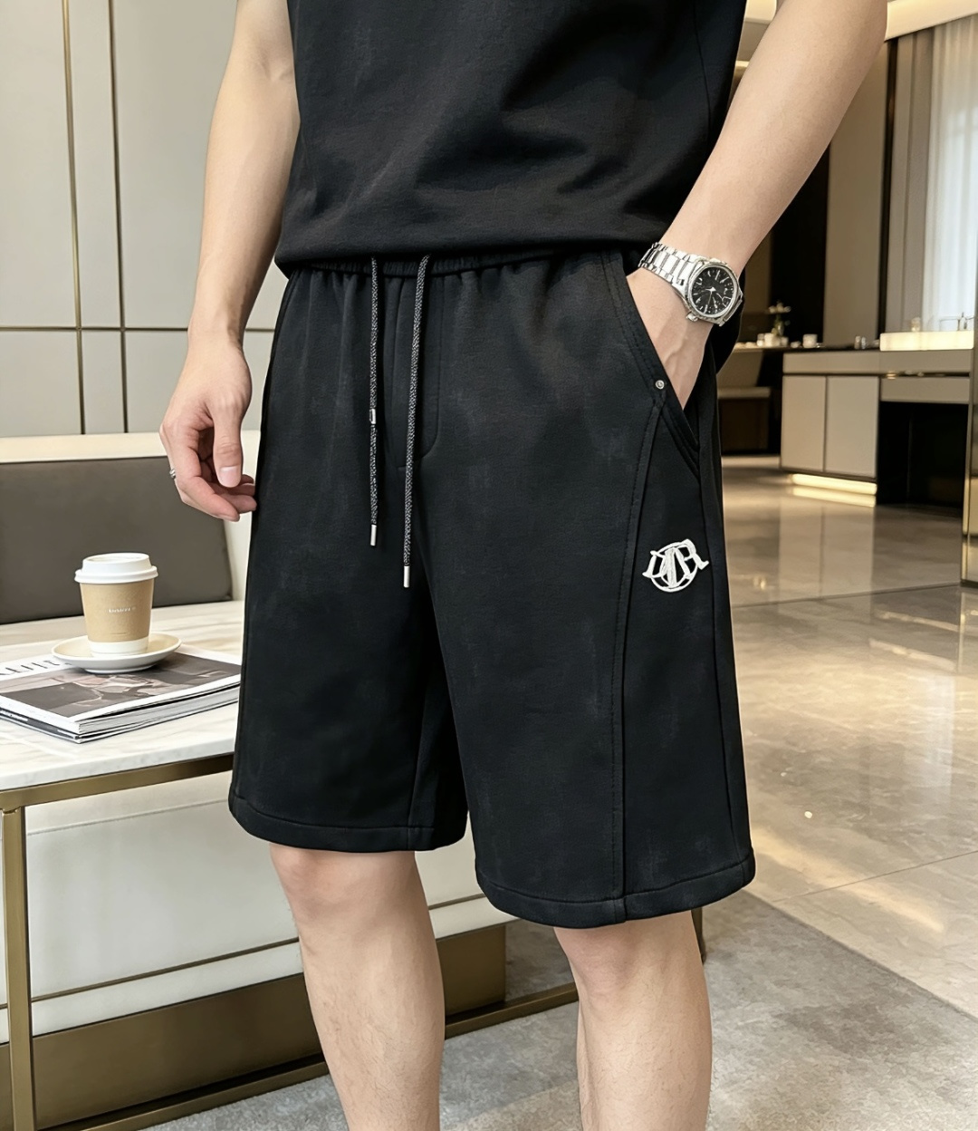 D奥 新款短裤 松紧抽绳腰头，包容各种腰围，日常穿自在无束缚侧边精致刺绣标识，低调暗藏细节辨识度宽松五分