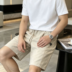 Prad 简约不简单的质感短裤,承包夏日所有随性穿搭✨垂顺透气面料,上身轻盈不闷汗,日常通勤、休闲出行都 Prad 简约不简单的质感短裤,承包夏日所有随性穿搭✨垂顺透气面料,上身轻盈不闷汗,日常通勤、休闲出行都