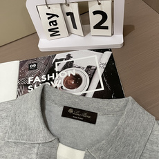 Loro Piana 自带慵懒高级感的花纱针织Polo,男生夏日质感刚需单品✨精致假两件V领设计,层次利 Loro Piana 自带慵懒高级感的花纱针织Polo,男生夏日质感刚需单品✨精致假两件V领设计,层次利