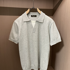 Loro Piana 自带慵懒高级感的花纱针织Polo,男生夏日质感刚需单品✨精致假两件V领设计,层次利 Loro Piana 自带慵懒高级感的花纱针织Polo,男生夏日质感刚需单品✨精致假两件V领设计,层次利