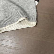 Loro Piana 自带慵懒高级感的花纱针织Polo,男生夏日质感刚需单品✨精致假两件V领设计,层次利 Loro Piana 自带慵懒高级感的花纱针织Polo,男生夏日质感刚需单品✨精致假两件V领设计,层次利