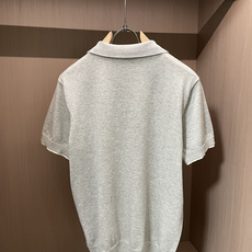 Loro Piana 自带慵懒高级感的花纱针织Polo,男生夏日质感刚需单品✨精致假两件V领设计,层次利 Loro Piana 自带慵懒高级感的花纱针织Polo,男生夏日质感刚需单品✨精致假两件V领设计,层次利