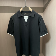 Loro Piana 自带慵懒高级感的花纱针织Polo,男生夏日质感刚需单品✨精致假两件V领设计,层次利 Loro Piana 自带慵懒高级感的花纱针织Polo,男生夏日质感刚需单品✨精致假两件V领设计,层次利