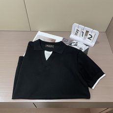 Loro Piana 自带慵懒高级感的花纱针织Polo,男生夏日质感刚需单品✨精致假两件V领设计,层次利 Loro Piana 自带慵懒高级感的花纱针织Polo,男生夏日质感刚需单品✨精致假两件V领设计,层次利
