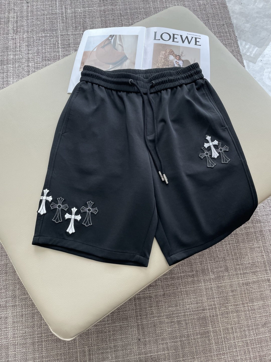 克罗心 2026夏季短裤！百搭松紧腰休闲五分裤！松紧腰 两侧插袋 面料采用客供定织高支纯棉料，上身透气，
