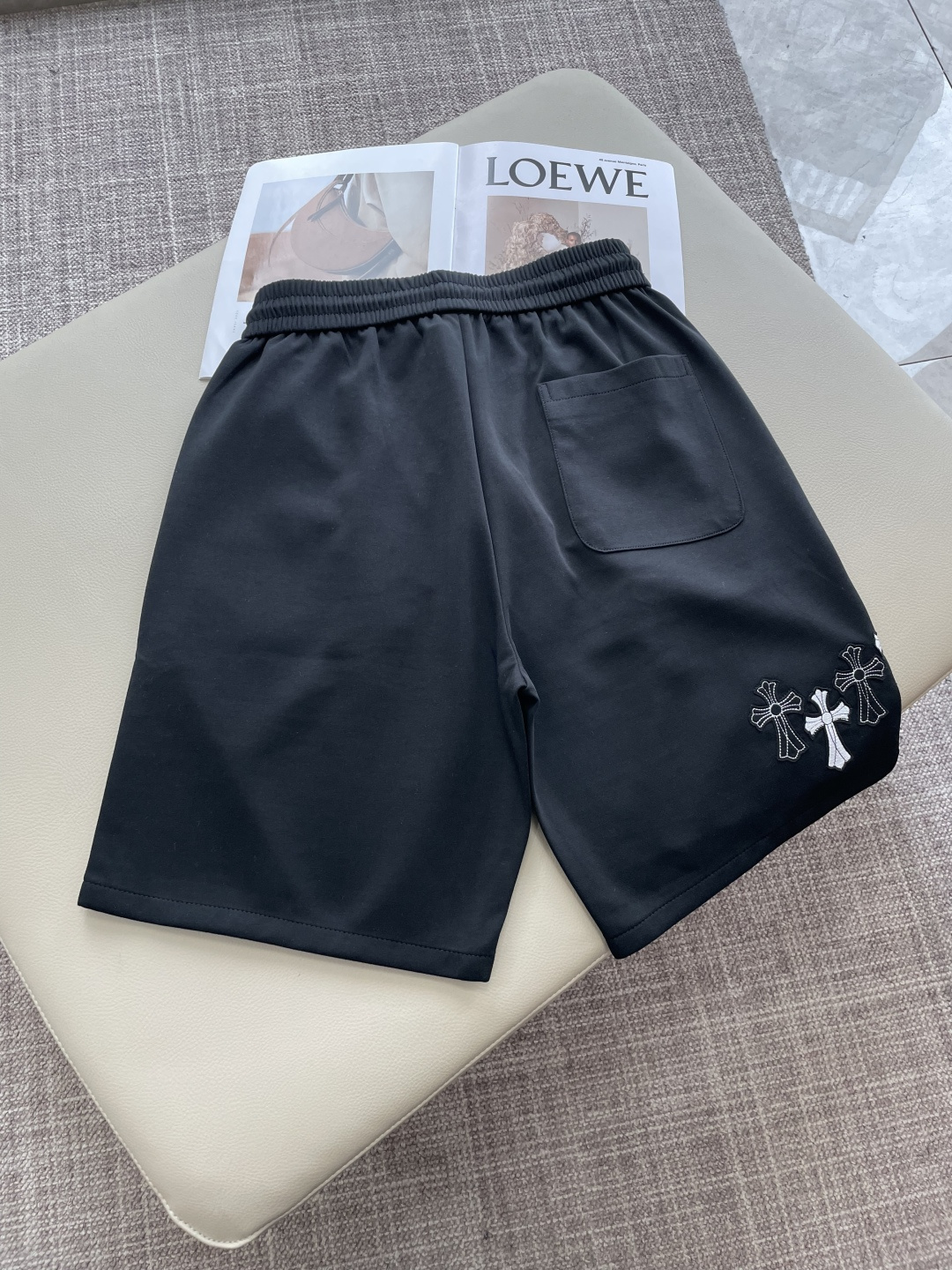 克罗心 2026夏季短裤！百搭松紧腰休闲五分裤！松紧腰 两侧插袋 面料采用客供定织高支纯棉料，上身透气，