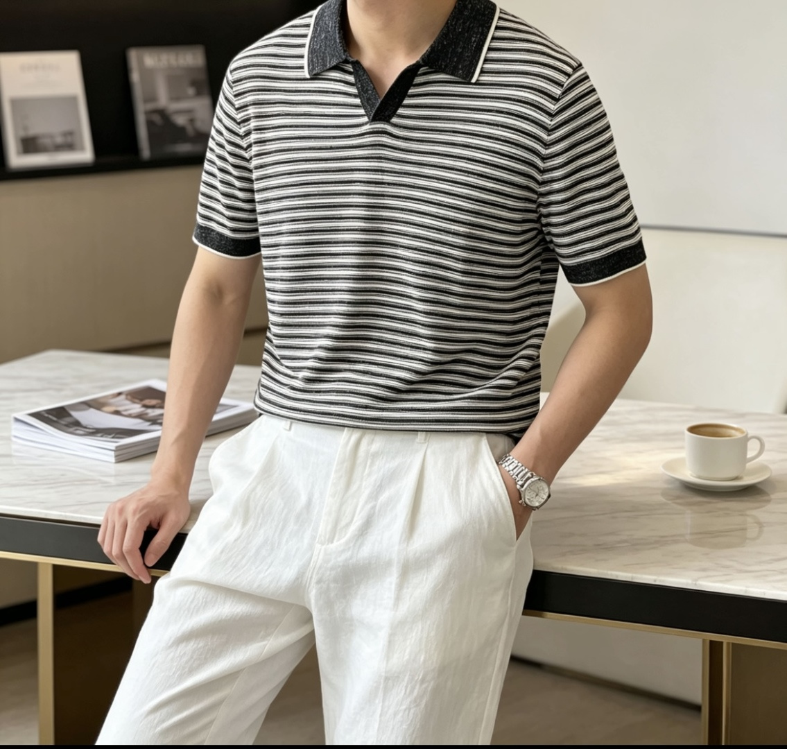 .  春夏新款Loro piana亚麻混纺海鸥领针织Polo衫，以品牌标志性的松弛质感重塑都市休闲美学。甄选晴纶与亚麻混