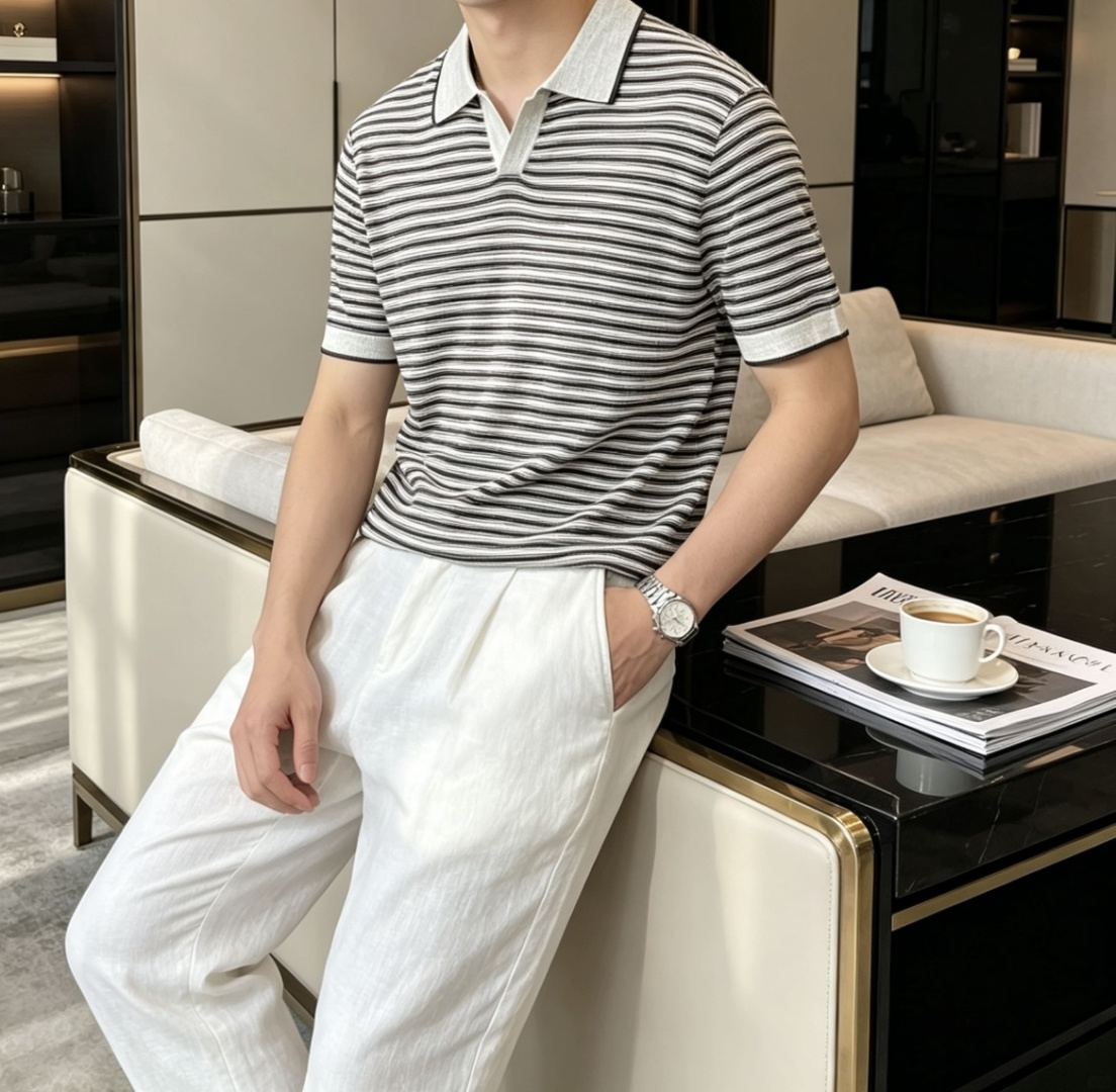 .  春夏新款Loro piana亚麻混纺海鸥领针织Polo衫，以品牌标志性的松弛质感重塑都市休闲美学。甄选晴纶与亚麻混