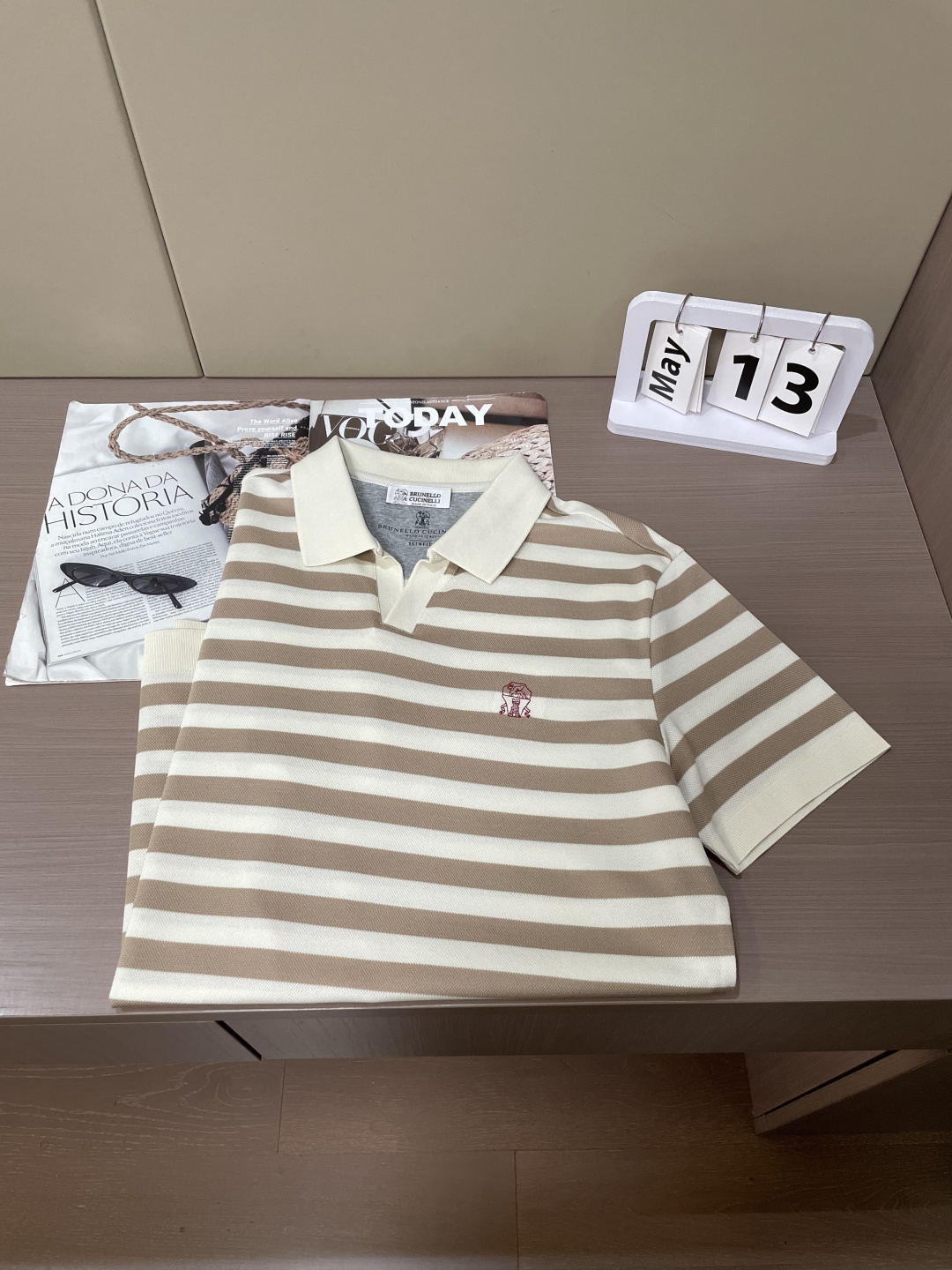 .  26春夏新款BC条纹Polo衫，甄选品牌专属高端针织珠地面料，肌理密实软糯，透气亲肤且自带高级垂坠感，上身干爽不闷