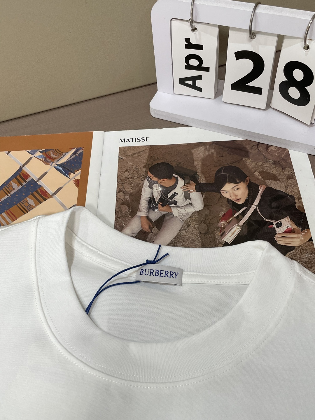 . Bur 2026春夏款/官网同步 面料采用重磅纯棉精梳棉面料,OS宽松版型,上身版型超正!日常百搭,衣橱必备单 . Bur 2026春夏款/官网同步 面料采用重磅纯棉精梳棉面料,OS宽松版型,上身版型超正!日常百搭,衣橱必备单