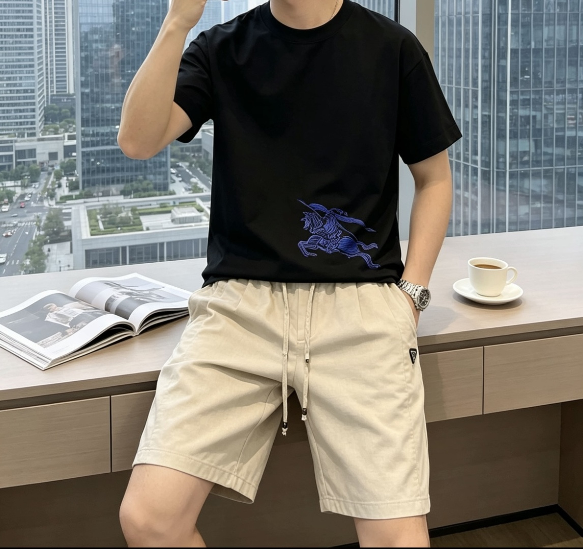 .   Bur 2026春夏款/官网同步 面料采用重磅纯棉精梳棉面料，OS宽松版型，上身版型超正！日常百搭，衣橱必备单品