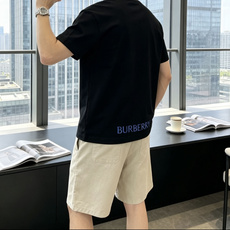 . Bur 2026春夏款/官网同步 面料采用重磅纯棉精梳棉面料,OS宽松版型,上身版型超正!日常百搭,衣橱必备单品 . Bur 2026春夏款/官网同步 面料采用重磅纯棉精梳棉面料,OS宽松版型,上身版型超正!日常百搭,衣橱必备单品