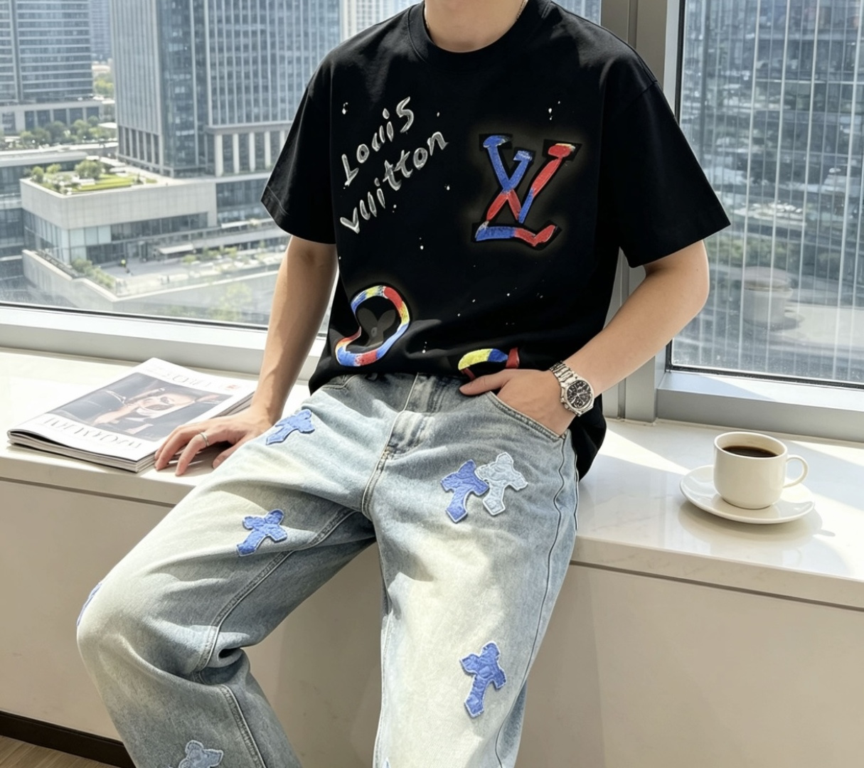 .   Lv  2026春夏款/官网同步 面料采用重磅纯棉精梳棉面料，OS宽松版型，上身版型超正！日常百搭，衣橱必备单品