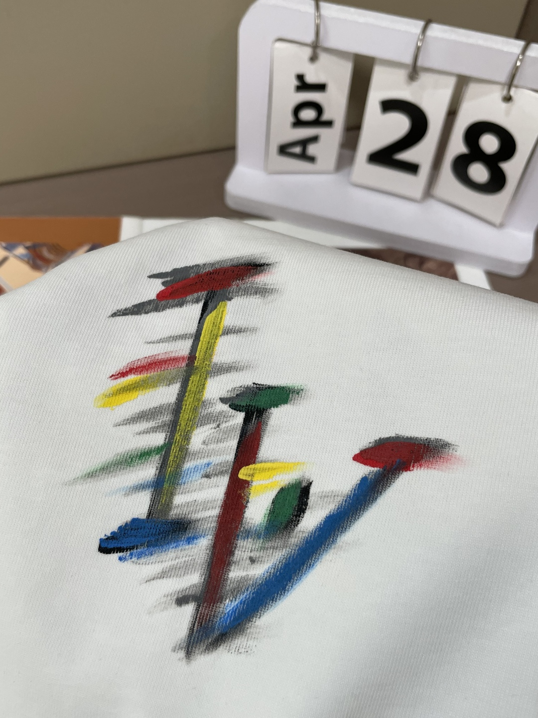 . Lv 2026春夏款/官网同步 面料采用重磅纯棉精梳棉面料,OS宽松版型,上身版型超正!日常百搭,衣橱必备单品! . Lv 2026春夏款/官网同步 面料采用重磅纯棉精梳棉面料,OS宽松版型,上身版型超正!日常百搭,衣橱必备单品!
