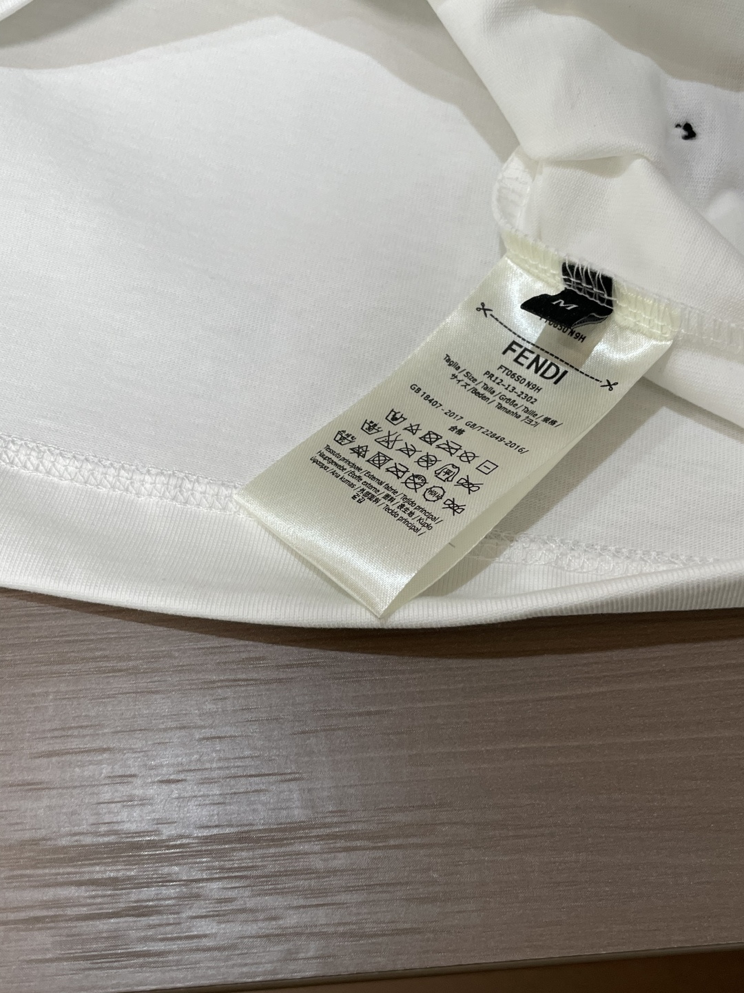. FD 2026春夏款/官网同步 面料采用重磅纯棉精梳棉面料,OS宽松版型,上身版型超正!日常百搭,衣橱必备单品! . FD 2026春夏款/官网同步 面料采用重磅纯棉精梳棉面料,OS宽松版型,上身版型超正!日常百搭,衣橱必备单品!