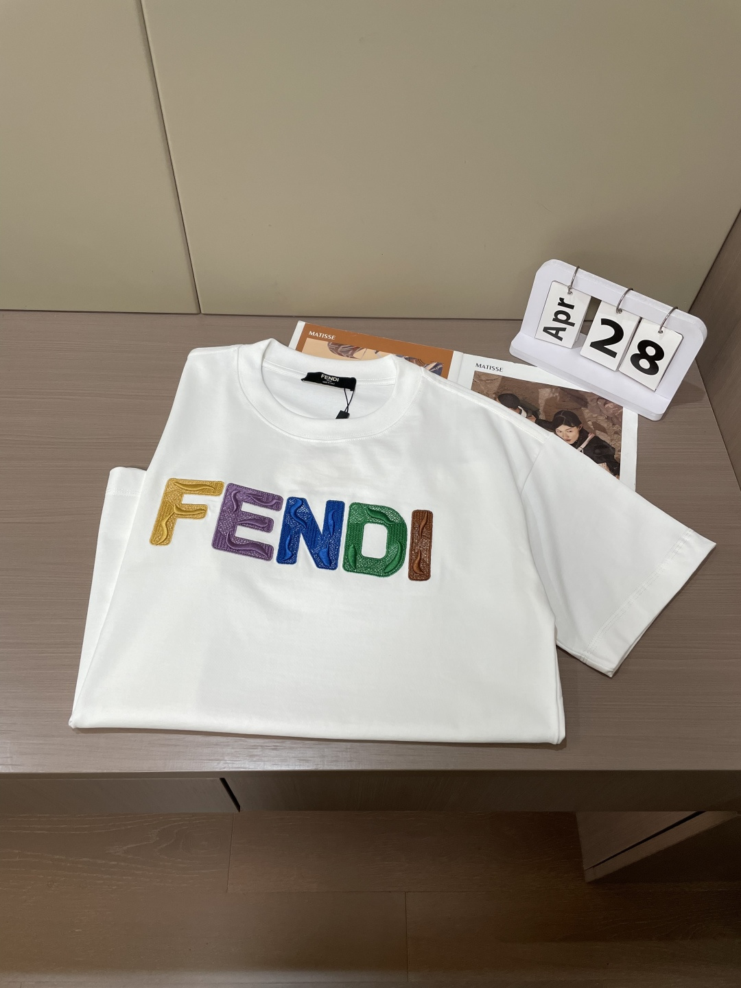 . FD 2026春夏款/官网同步 面料采用重磅纯棉精梳棉面料,OS宽松版型,上身版型超正!日常百搭,衣橱必备单品! . FD 2026春夏款/官网同步 面料采用重磅纯棉精梳棉面料,OS宽松版型,上身版型超正!日常百搭,衣橱必备单品!