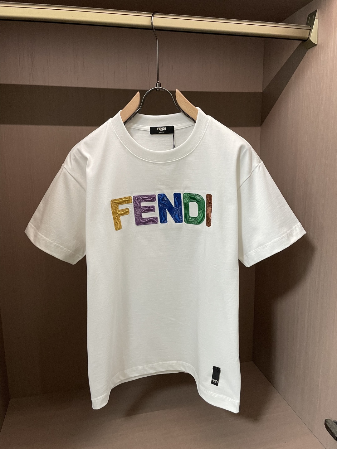 . FD 2026春夏款/官网同步 面料采用重磅纯棉精梳棉面料,OS宽松版型,上身版型超正!日常百搭,衣橱必备单品! . FD 2026春夏款/官网同步 面料采用重磅纯棉精梳棉面料,OS宽松版型,上身版型超正!日常百搭,衣橱必备单品!
