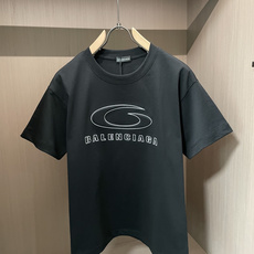 . 巴黎 2026春夏款/官网同步 面料采用重磅纯棉精梳棉面料,OS宽松版型,上身版型超正!日常百搭,衣橱必备单品! . 巴黎 2026春夏款/官网同步 面料采用重磅纯棉精梳棉面料,OS宽松版型,上身版型超正!日常百搭,衣橱必备单品!