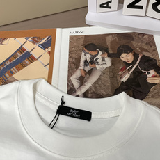 . 鸟家 2026春夏款/官网同步 面料采用重磅纯棉精梳棉面料,OS宽松版型,上身版型超正!日常百搭,衣橱必备单品! . 鸟家 2026春夏款/官网同步 面料采用重磅纯棉精梳棉面料,OS宽松版型,上身版型超正!日常百搭,衣橱必备单品!