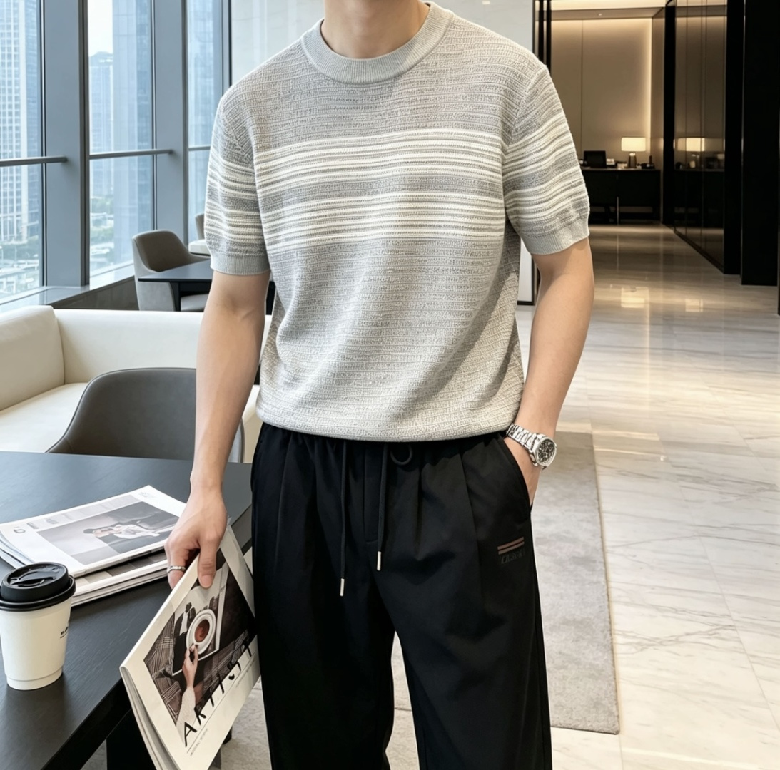 杰尼亚 2026春夏新品 甄选细腻透气针织面料，立体横条肌理自带高级质感，轻薄透气不闷汗，兼顾舒适度与版